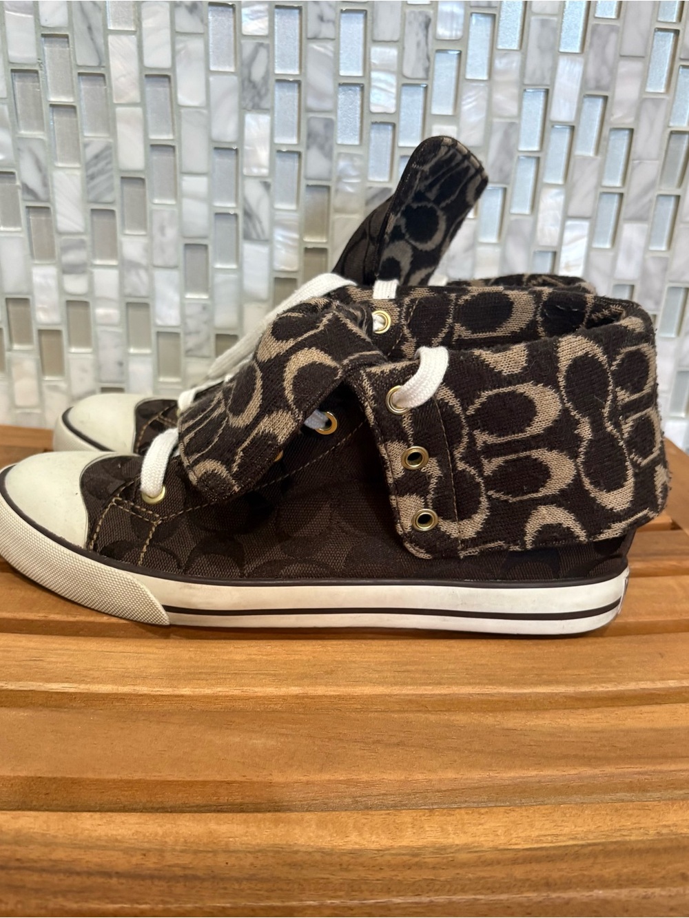 Coach W Bonney Signature Sweater Lined Brown High Top Lace Up Sneakers Size 8.5
